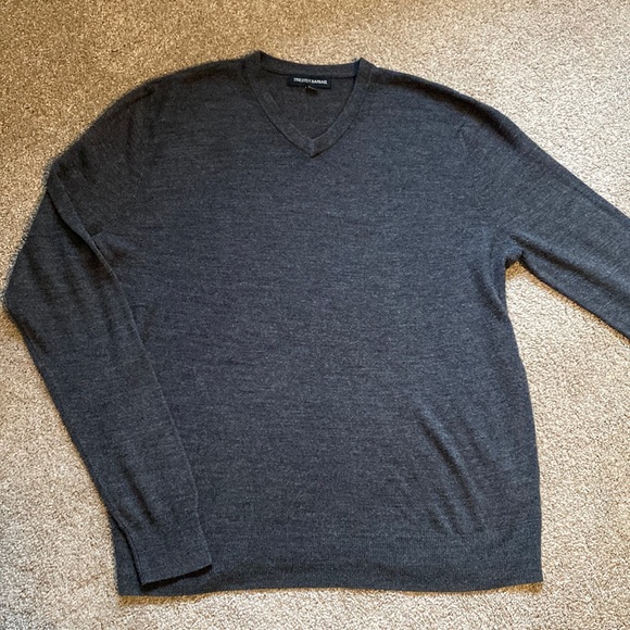 EUC Mens Large Gray Lightweight V Neck Sweater - Picture 1 of 4
